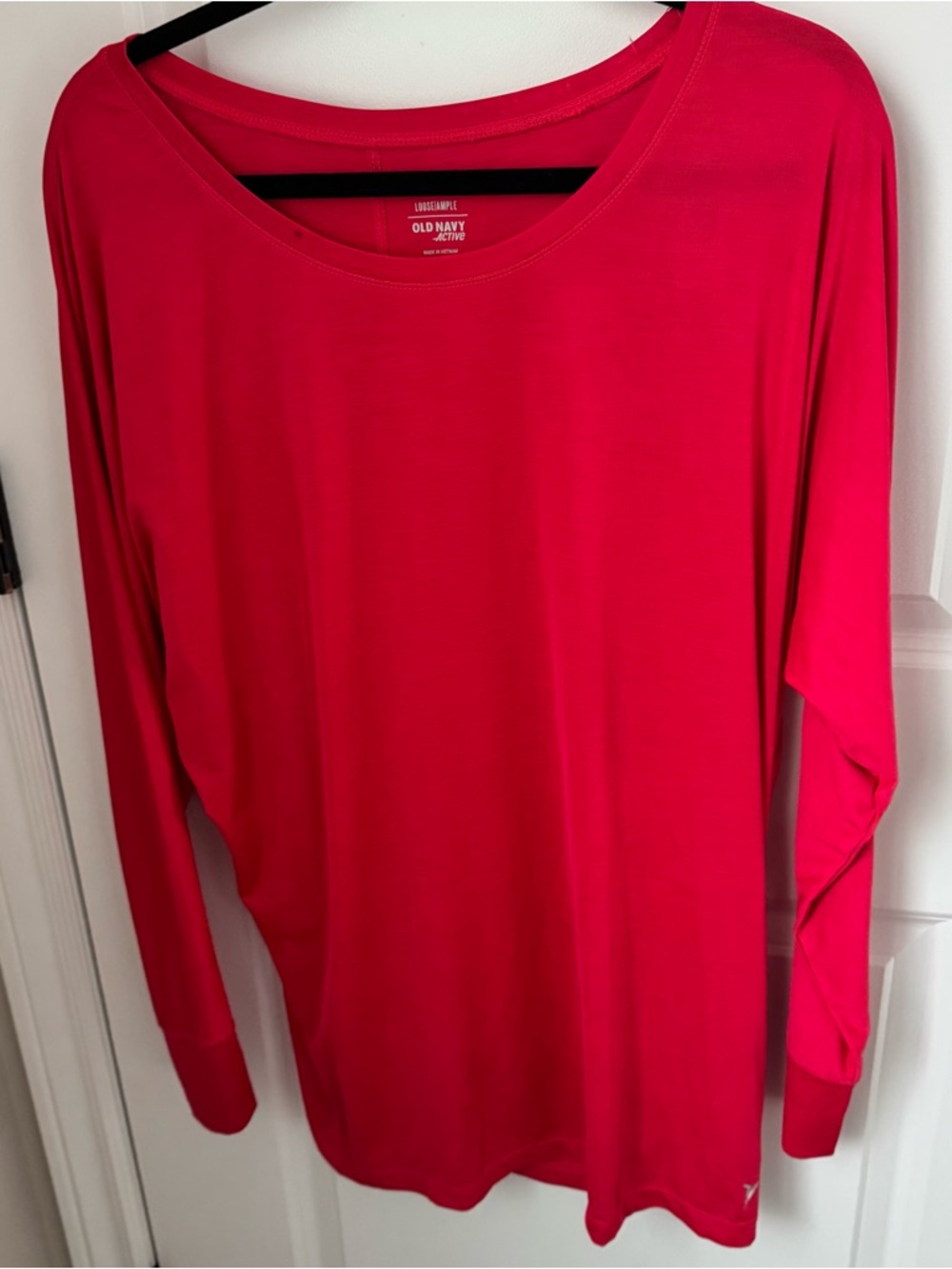Old Navy Bright Red Long-Sleeve Women's Tee